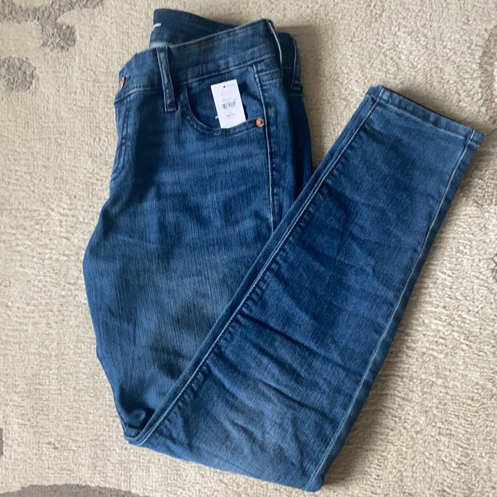 Old Navy Super Skinny Mid-rise Jeans • NWT